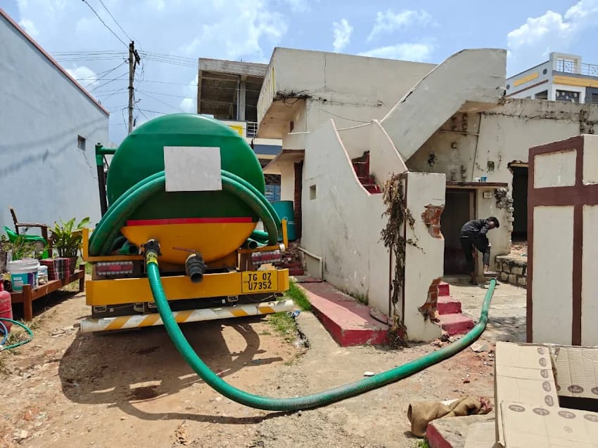 Residential septic tank cleaning